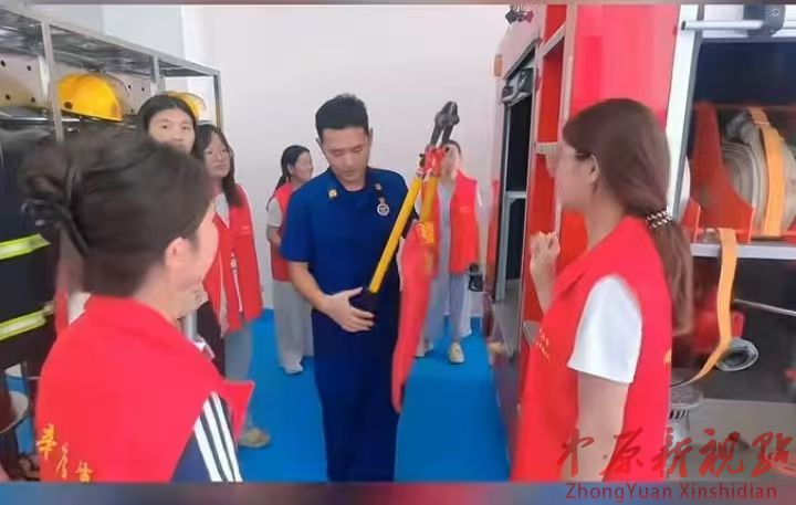 叶县辛店镇 青春筑梦火焰蓝  体验消防零距离